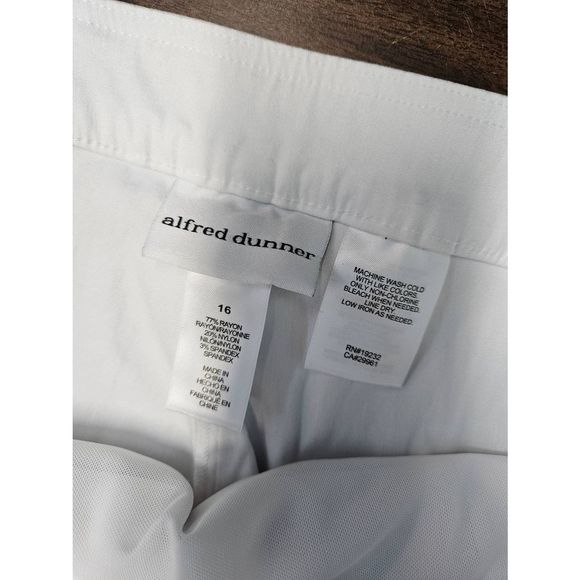 Alfred Dunner White Crop Pants Size 14 Pull On Stretch - Picture 6 of 8